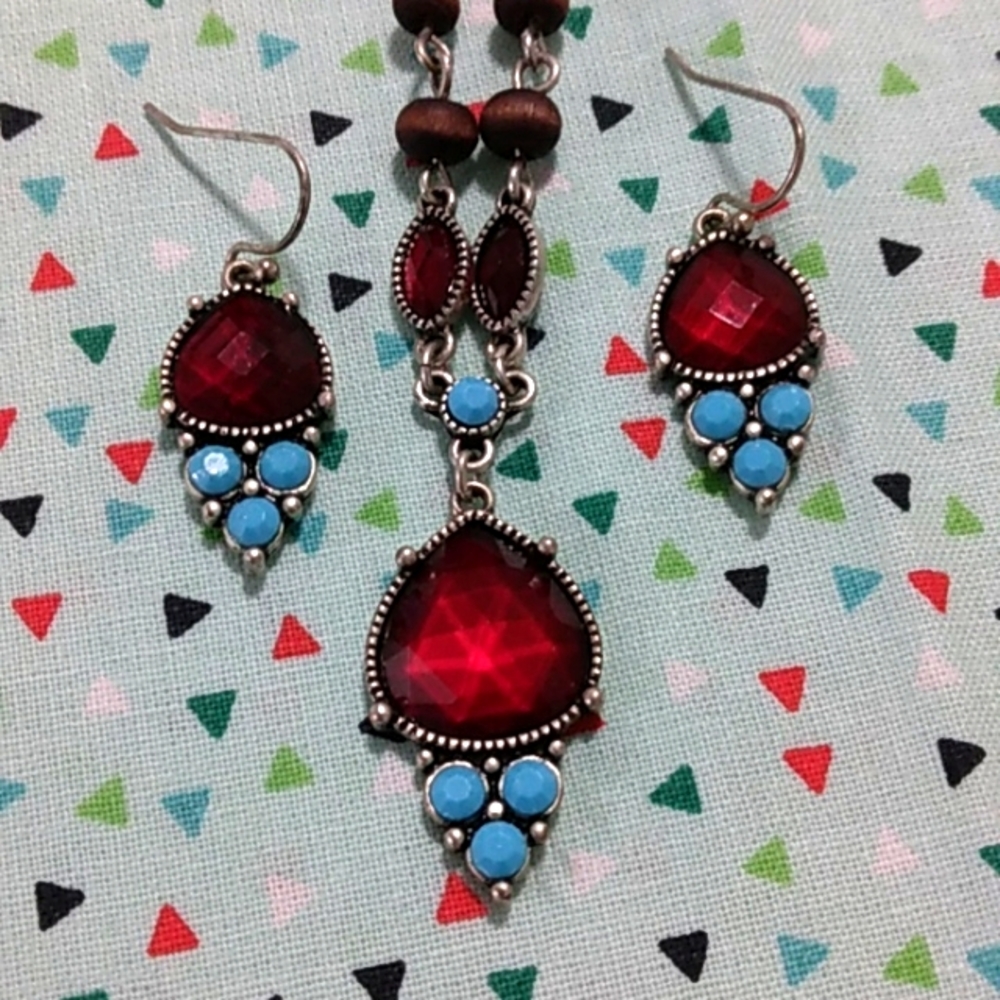 Necklace & Earrings